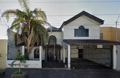 Bonita Propiedad En Venta En Villa Jardin, Lerdo, Durango..