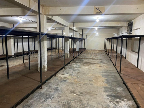Edificio Comercial A La Venta En Playa Grande.locales,deposito,oficinas, Estacionamiento. 23-16262gm