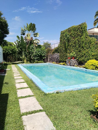 Casa De Fin De Semana O Para Inversión Con Alberca En Un Nivel!