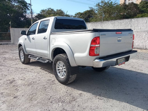 Imagen 4 de 8 de Toyota Hilux Kavak Blindada