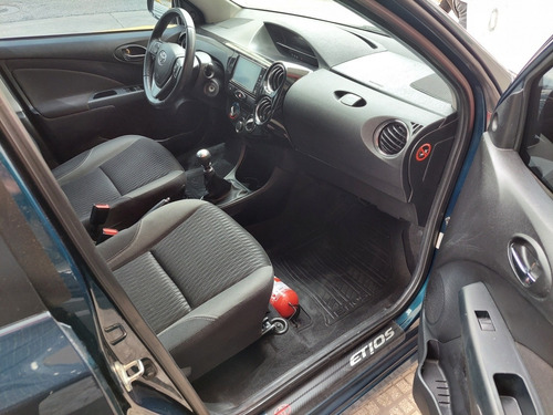 Imagen 8 de 15 de Toyota Etios 2017 1.5 Sedan Xls