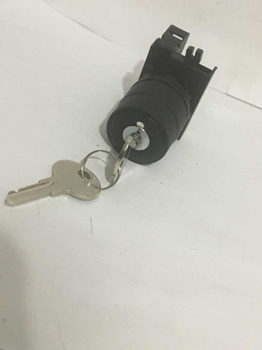 Botón Selector Con Llave 2 Posiciones Con 1 Contacto N/a (Usado)