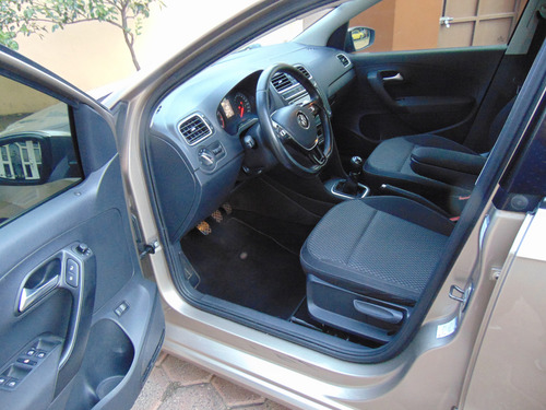 Volkswagen Vento 1.6 Highline Mt