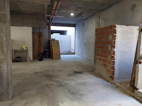 Imagen 5 de 13 de Local De 200 M2 En Venta Con Renta En Villa Urquiza Centro Comercial - Apto Gastronomía