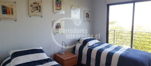 Casa En Venta De 8 Dorm. En Santo Domingo