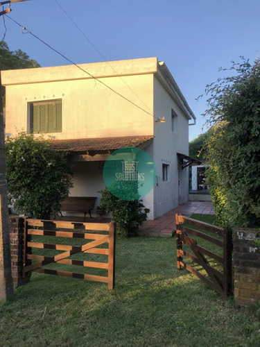 Casa Estilo Casco Antiguo De 2 Plantas Completamente Reciclada Conservando Su Estilo Original, Con Una Moderna Barbacoa Nueva.