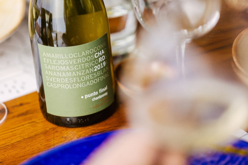 Imagen 2 de 2 de Vino Punto Final Reserva Chardonnay Caja X 6 X 750ml.