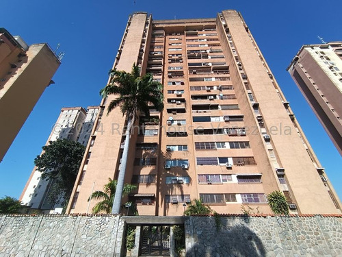 Yilmer Salazar Vende Apartamento En Urbanizacion El Centro En Maracay 24-14362 Yjs