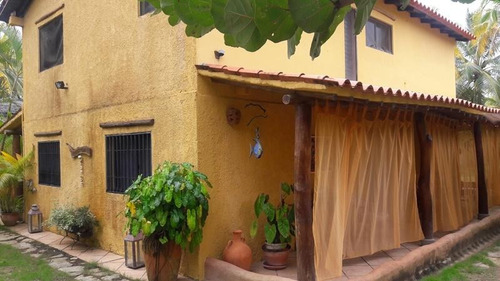 Venta De Casa En El Tirano A Poco Metros Del Mar Margarita