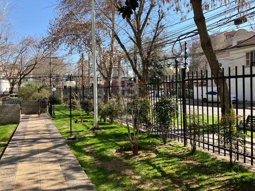 A Pasos De Plaza Ñuñoa, Primer Piso, Oriente