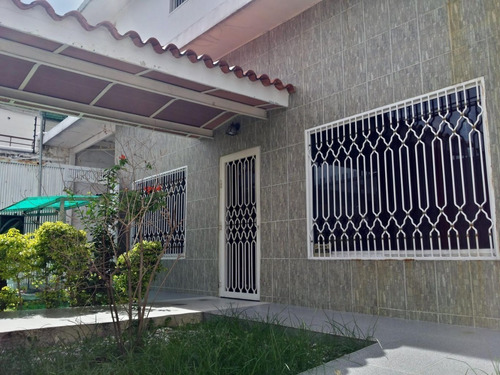 Imagen 2 de 12 de Casa En Venta La Cooperativa Maracay 22-15149 Hc
