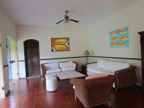 Casa À Venda No Condomínio Jardim Acapulco - Guarujá/sp - Ca3174