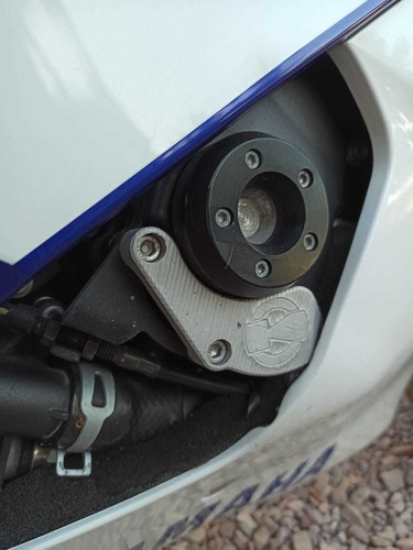 Yamaha R6