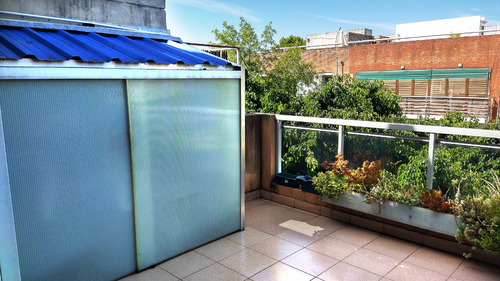 Monoambiente Amplio, Divisible, Con Gran Balcon Terraza En Tercer Piso Con Ascensor De Puertas Automaticas
