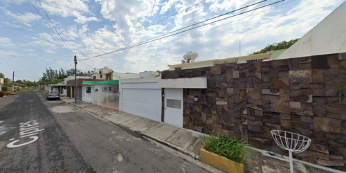 Casa En Venta, Frac. Floresta, Veracruz, Veracruz. 4 Recamaras, 3 Baños, 2 Estacionamientos. ¡¡¡ Remate Bancario !!! -jmjc9