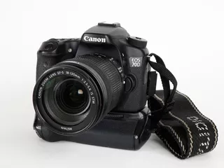 Camara Canon Eos 70d+ Lente Ef-s 18-135mm Is+3 Pilas+grip+++