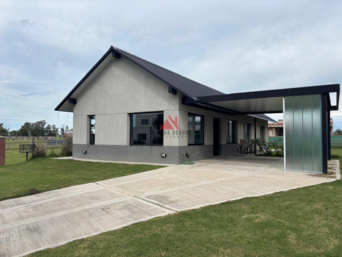 Casa En Venta En Santo Tomas, Pilar, G.b.a. Zona Norte