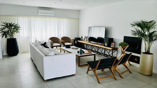 Imagen 3 de 26 de Casa Barrio Privado San Sebastian Escobar Lote Al Golf 5 Ambientes Con Pileta Climatizada