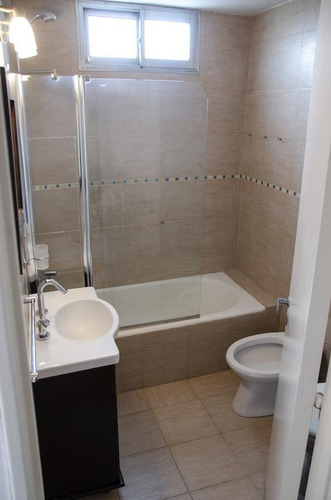 Imagen 8 de 14 de Departamento En Venta De 2 Ambientes Amplios - Ubicado En El Barrio De Villa Crespo!