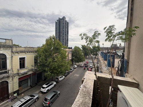 Apartamento De 3 Dormitorios En Ubicación Estratégica Centro De Montevideo