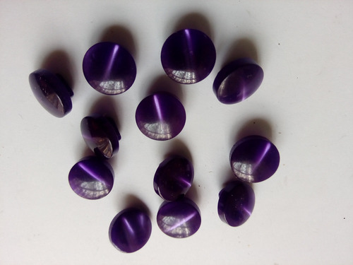 Botón Morado 11.5mm (#18) 12pzs Con Ojal Colgante Ojo Gato (Usado)