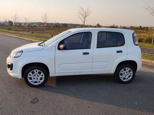 Imagem 5 de 15 de Fiat Uno Attractive 1.0 2019