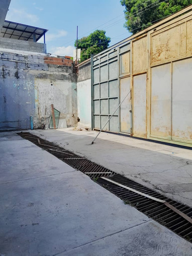 Galpon En Venta O Alquiler En Casco Central De Guatire.