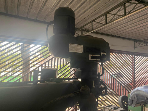 Freza Universal Com Tudo Funcionando Perfeitamente