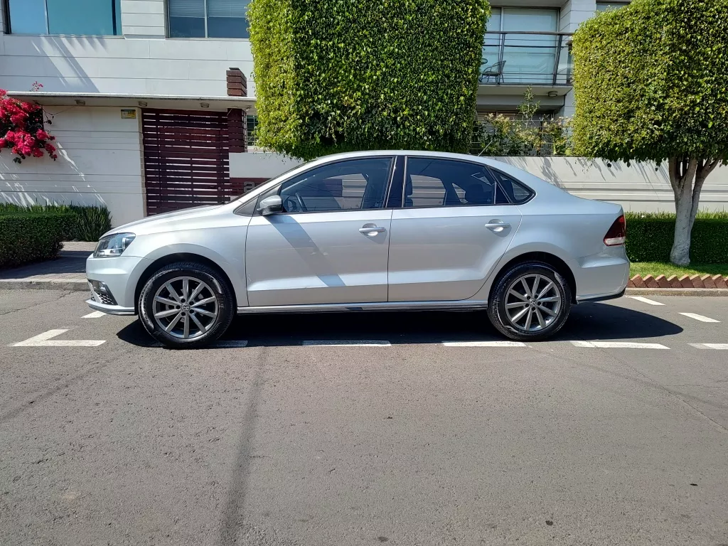 Volkswagen Vento Comfortline Mt