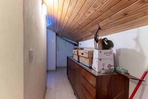 Venta Casa 6amb Cochera Hurlingham Permuta