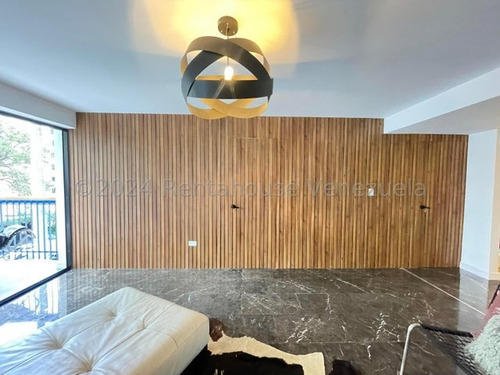 Jip 25-3629. Renta House Vende Hermoso 136 Mts2, Con Acabados De Primera Totalmente Remodelado. Urb Los Palos Grandes, Caracas