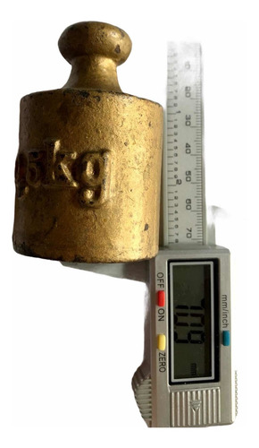 Pesita Pilón 0.5 Kg (500 Gramos) De Hierro Color Dorado (Usado)