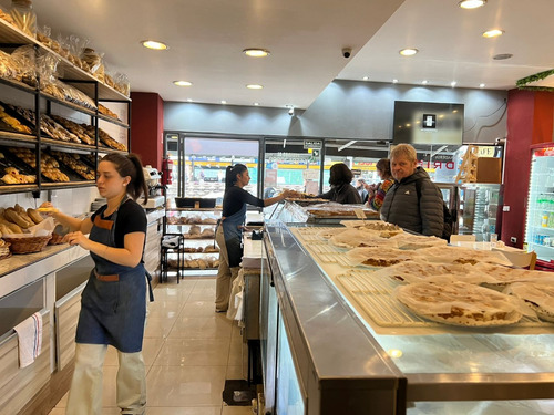 Belgrano / Gran Panadería Y Bar Av. Cabildo Casi Congreso