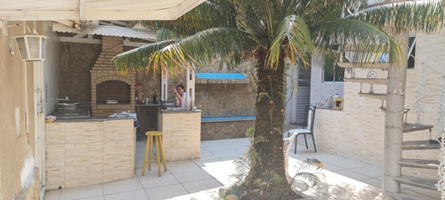 Sobrado Com 3 Dorm, 1 Suíte, 2 Coz, Garagem Para 4 Carros.