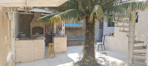 Sobrado Com 3 Dorm, 1 Suíte, 2 Coz, Garagem Para 4 Carros.