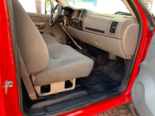 Imagen 6 de 12 de Chevrolet Silverado 2013 6.0 3500 Chasis Cabina Wt Aa Mt