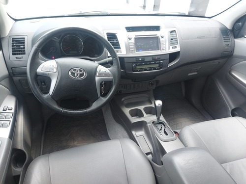Imagem 9 de 13 de Hilux 2.7 Flex Srv Automática 2015