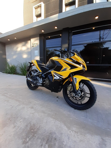 Bajaj Rouser Rs 200 Impecable