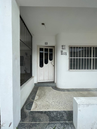 Inzitu Realtors Vende Casa En Venta En Urb. Parqueserino, San Diego Km
