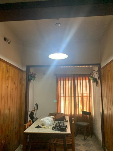 Casa En Lote Propio 2 Plantas Con Fondo, 8,66 X 19 Ciudadela.