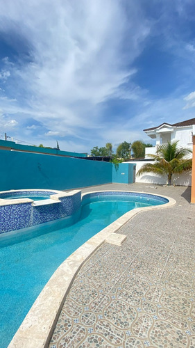 Vendo Preciosa Casa En Tamboril En La Urbanización República De Israel En Santiago, República Dominicana