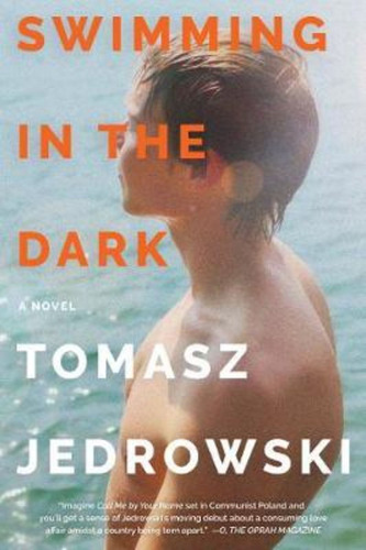 Swimming In The Dark / Tomasz Jedrowski