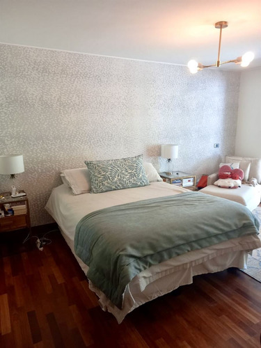 Amplio Dúplex Con Jardín En Venta 5 Dorm. En La Dehesa