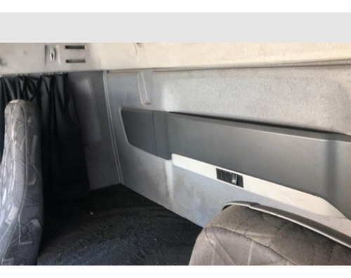 Imagem 5 de 9 de Volvo Fh 460 6x2 T - 2012/2012 - I Shift / Câmbio Automático