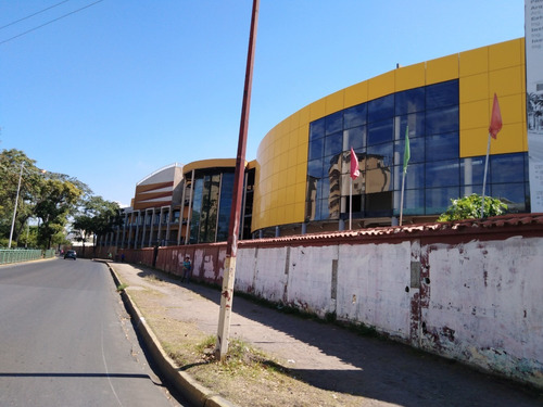 Imagen 4 de 12 de En Venta Local Comercial En C.c. Country Mall, Barcelona