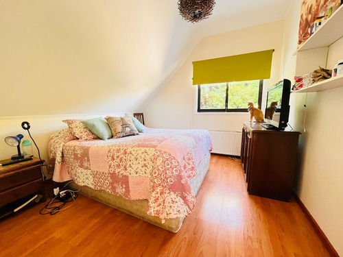 Casa 5d 3b Quincho Dentro De Pje. Cerrado Con Portón Automát