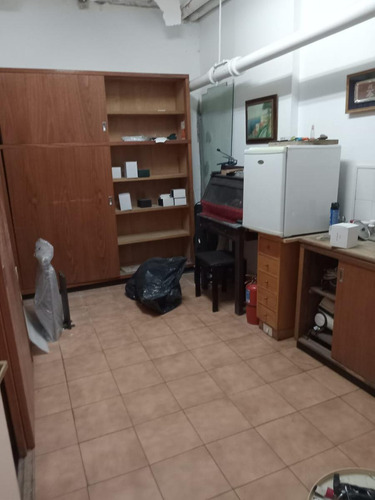Oportunidad Local En Centro Comercial Rivadavia Entre Córdoba Y Santiago Del Estero