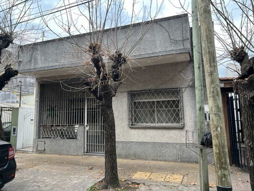 Venta Casa Tres Ambientes En Lote Propio Caseros