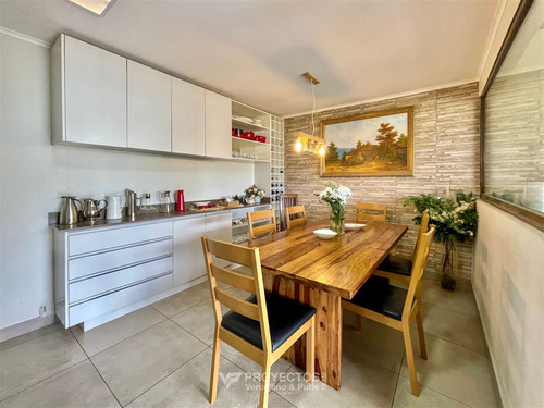 Casa En Venta De 4 Dorm. En Lo Barnechea (craighouse)