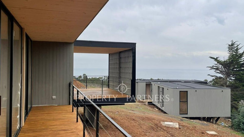 Pichilemu, Casa Nueva Con Increíble Vista A Punta ...
